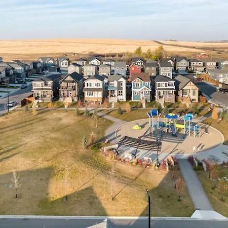Cozy Suites In Calgary Area Balzac Buitenkant foto