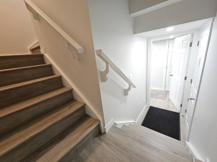 Cozy Suites In Calgary Area Balzac Buitenkant foto