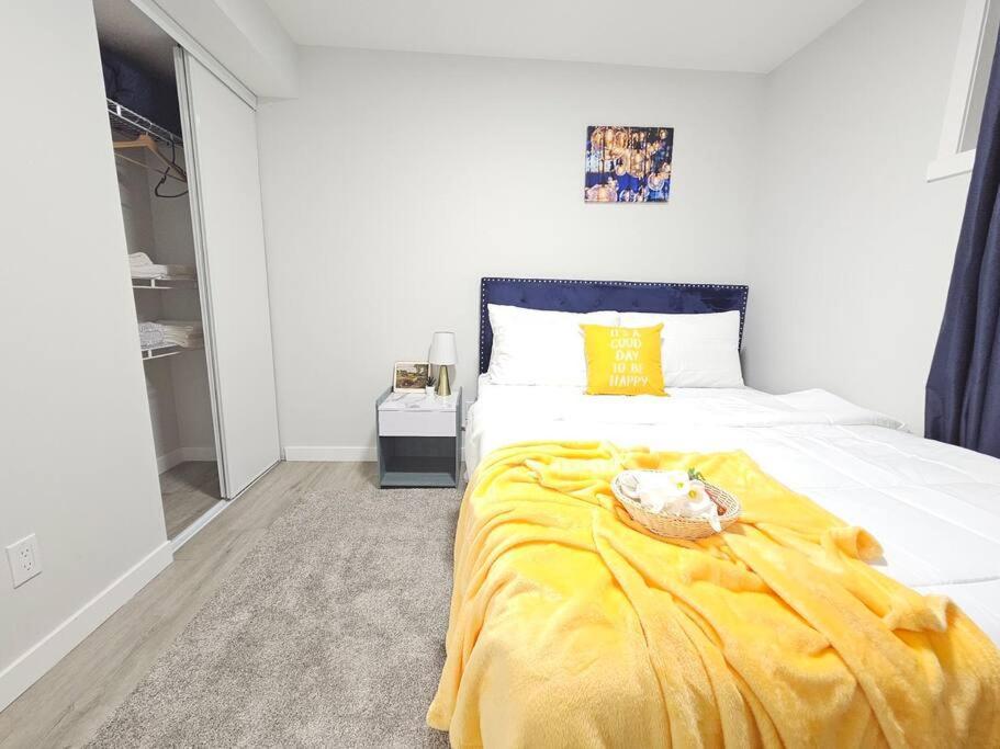 Cozy Suites In Calgary Area Balzac Buitenkant foto