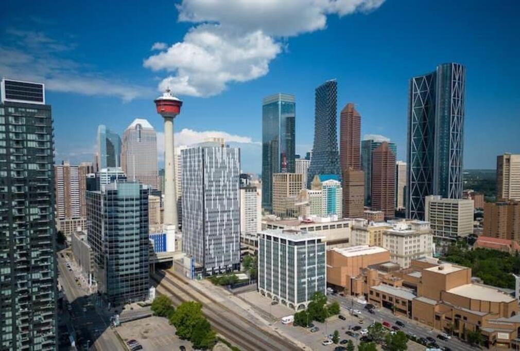 Cozy Suites In Calgary Area Balzac Buitenkant foto